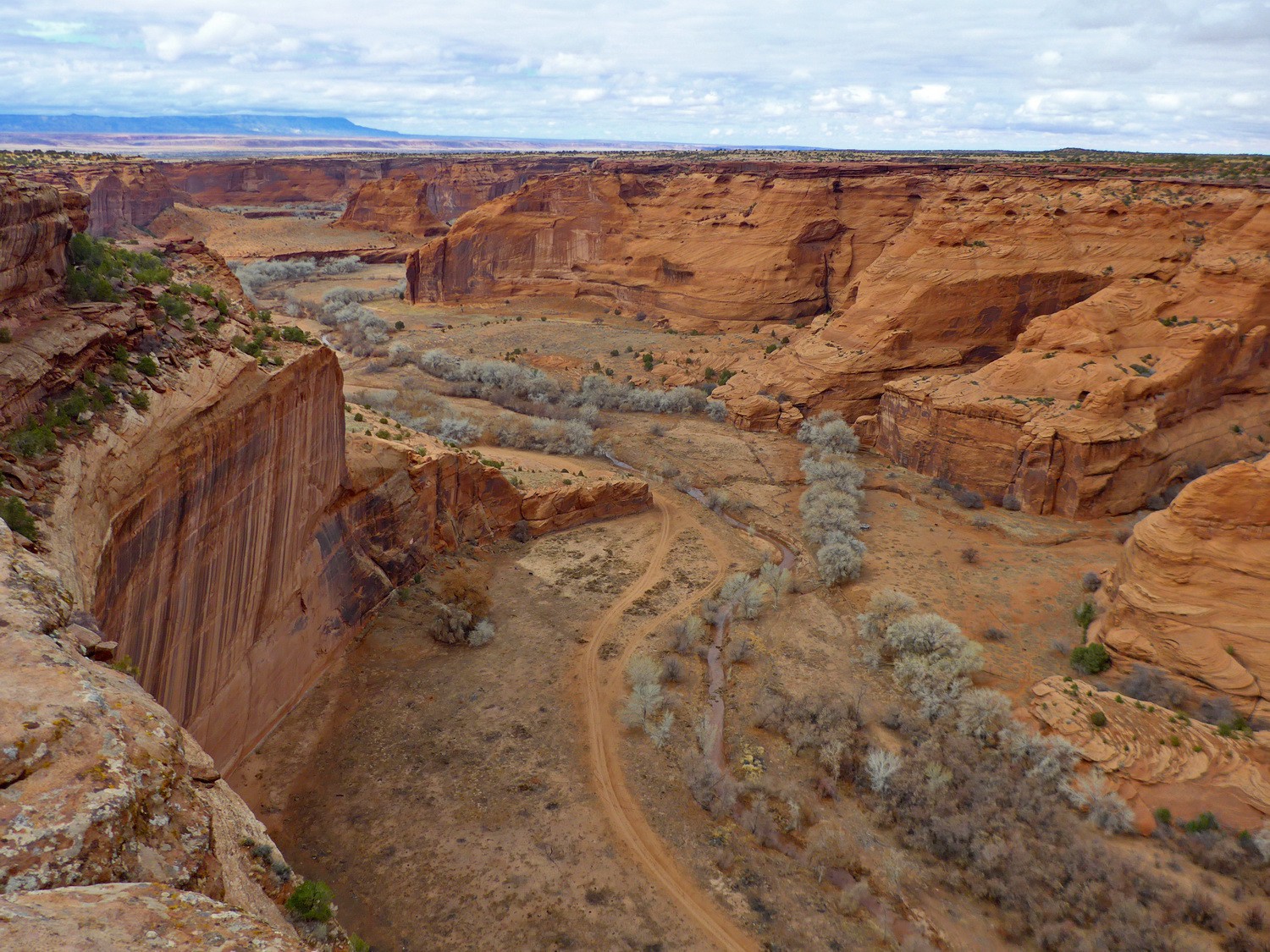 Western view into Canyon de Chelly seen from the White House Overlook